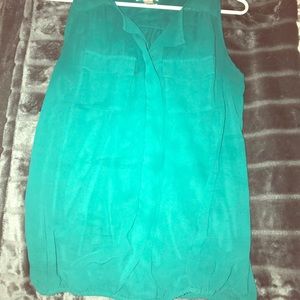 Women’s sleeveless blouse.